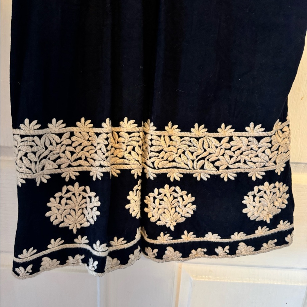ANTHROPOLOGIE Dark Navy Blue “Orla” Embroidered Mini Dress Subtle Pattern - Picture 11 of 13
